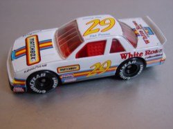 Nascar-29ChevroletLumina-WhiteRoseCollectibles-20100116