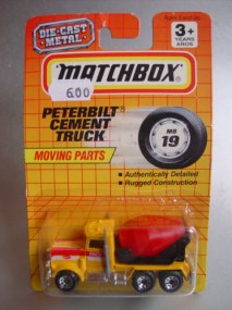 min19thailand-PeterbiltCementTruck-20140701