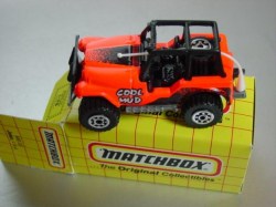 min37china-Jeep4x4-rot-mitBedruckungaufderHaube-20131001