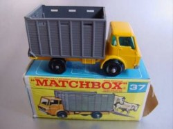 min37lesney-einelascheab-cattletruck