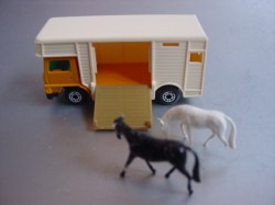 min40england HorseBox orangecab 20171101