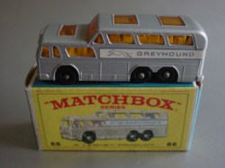 min66england-GreyhoundBus-orangeScheiben-mitBox-20221201(1).jpg