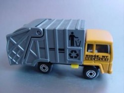 minchina-refusetruck-gelbgrau