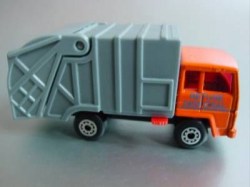 minchina-refusetruck-orangegrau